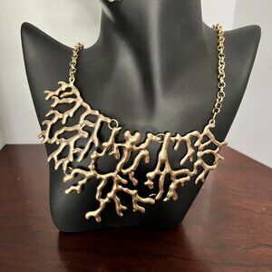 Gold Coral Statement Necklace &‎ Earring Set (BRAND NEW!)